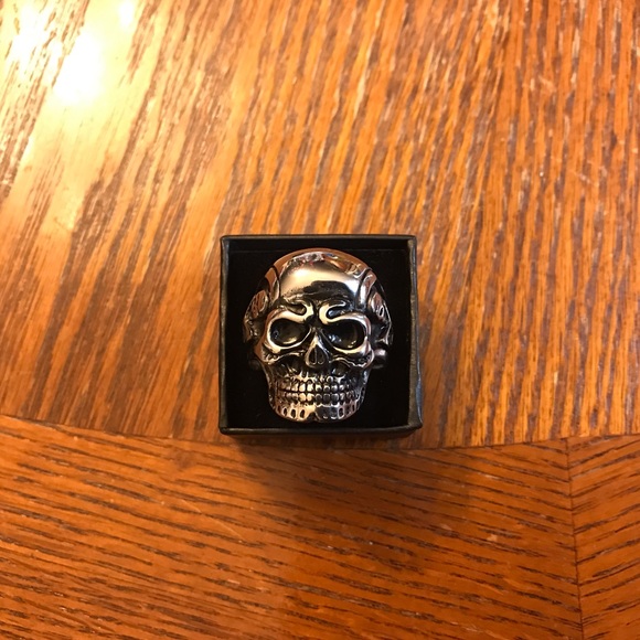 Cool Stainless Steel Skull Ring! - Picture 8 of 14